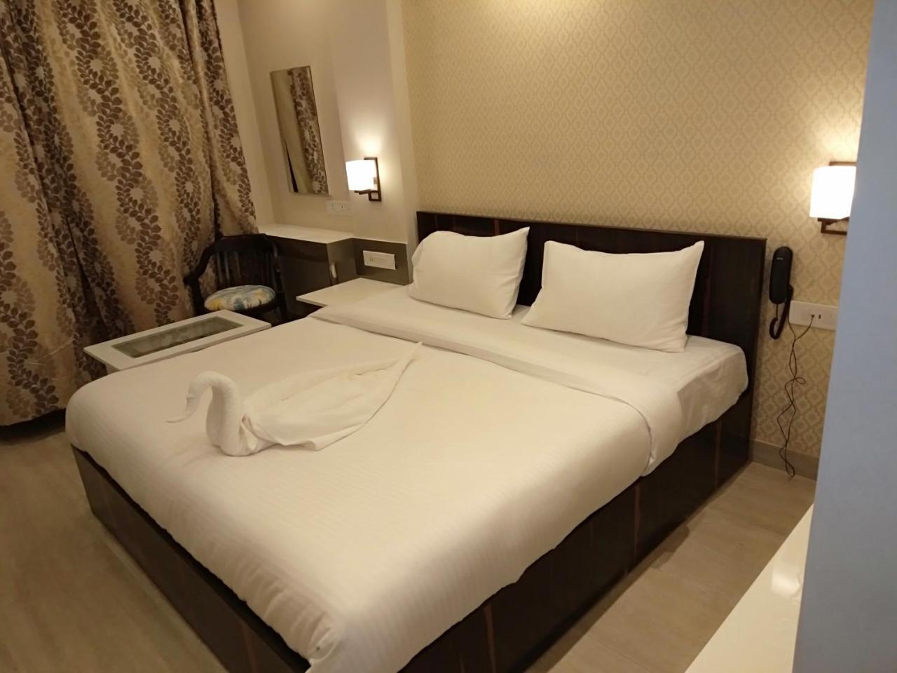 Hotel Varanasi Heritage Esterno foto