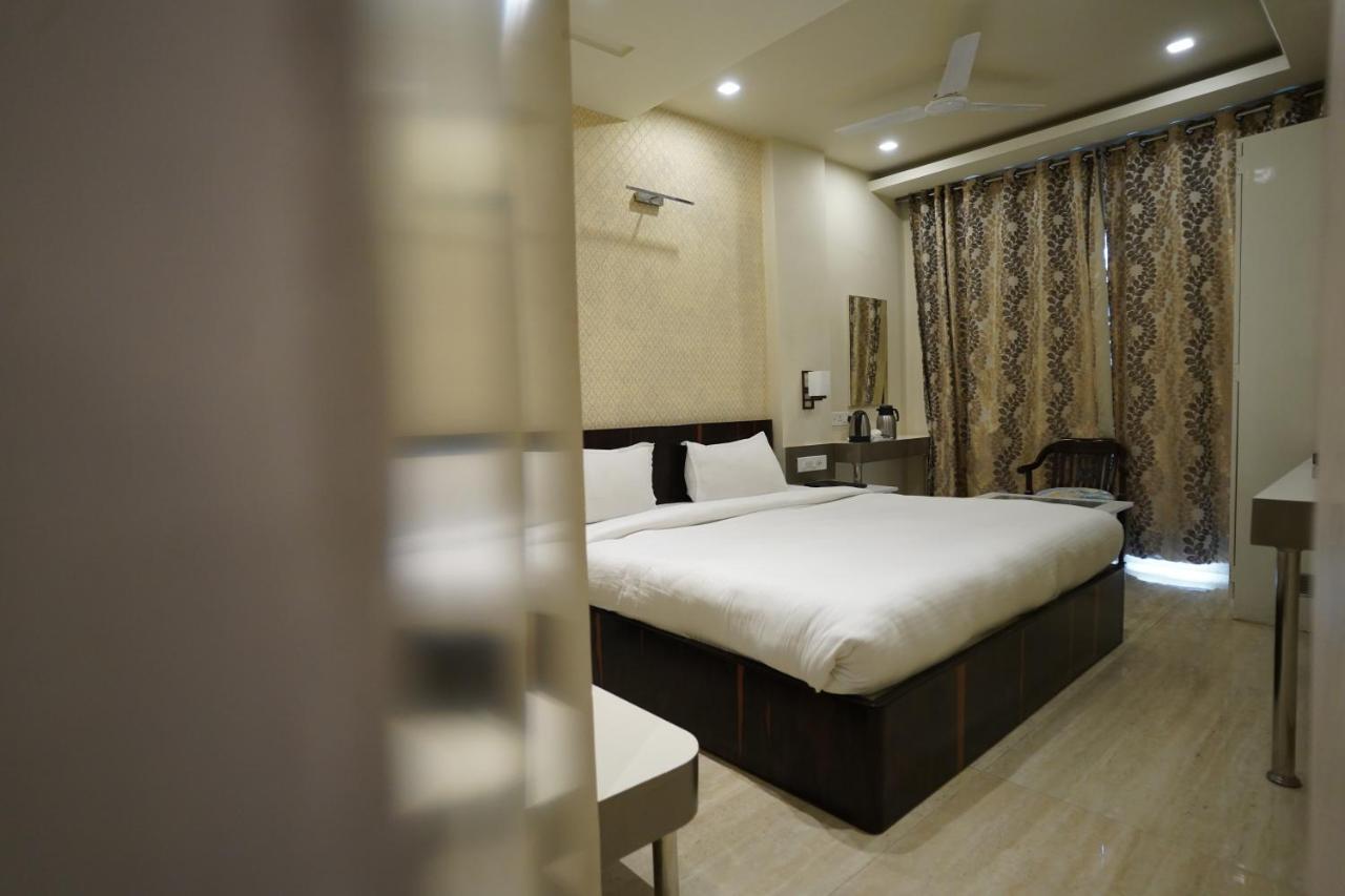Hotel Varanasi Heritage Esterno foto